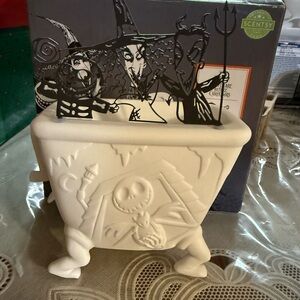 Scentsy White Cauldron with Witch Trio Design